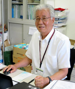 「介護保険の隙間を埋める仕事にやりがいを感じる」と話す森下俊治さん＝名古屋市内で