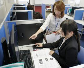 女子大と提携し設計の基礎教室を開いているＣＲＥ＝名古屋市中区で（同社提供）