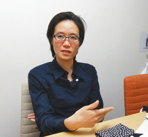 「多くの女性が不安定な条件で働いていることを改善したい」と話す瀬山紀子さん