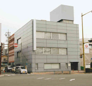 豊橋外国人職業相談センターが入るビル＝豊橋市大国町で