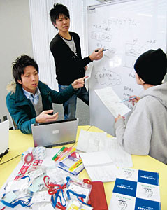 学生自らが面接官となる模擬面接の打ち合わせをするＳｉｐｓのメンバー＝金沢大角間キャンパスで