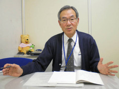 「職探しは長所と得意分野を見極めて」と話す就職チューターの川北勉さん